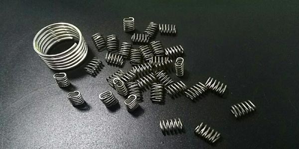 不銹鋼小彈簧可以進行表面處理嗎？