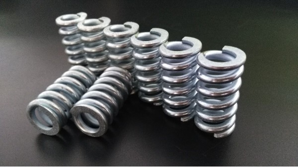 原來(lái)汽車減震彈簧這么重要