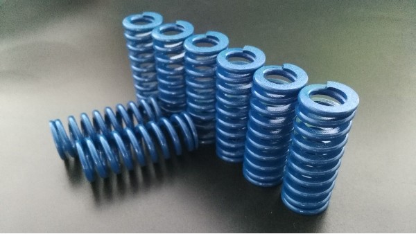 模具彈簧常用一般分三種