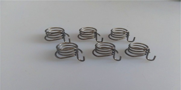 電池彈簧是正極還是負極