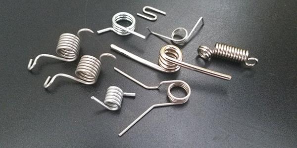 扭轉(zhuǎn)彈簧的工作原理